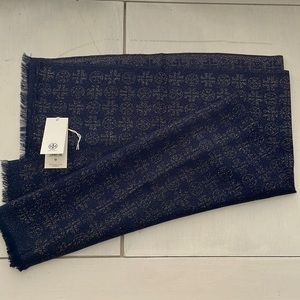 MAKE OFFER!!! NWT Tory Burch lurex traveler oblong scarf wrap